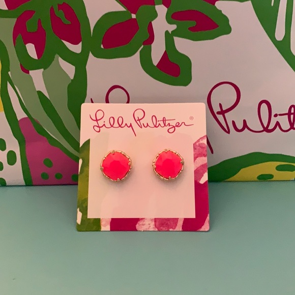Lilly Pulitzer Jewelry - Lilly Pulitzer stud earring